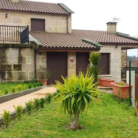 Holiday home Elegant House In Pontevedra + Private Pool A Lama